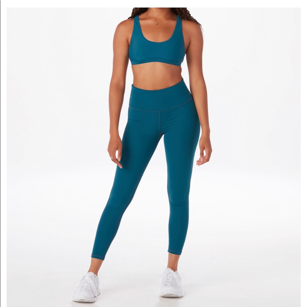 Revly Classic High-Rise Legging in Neptune color